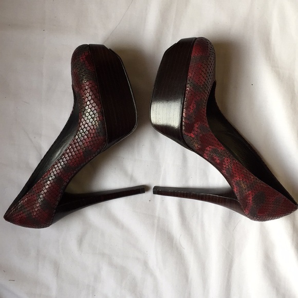 Stuart Weitzman Red Snake Leather Platform Heels - Picture 3 of 5